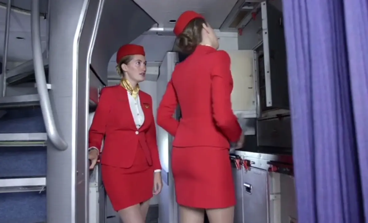 法国空姐2019(多塞尔航空)高清电影 - 无删减版在线观看 - 手机端免费播放全集