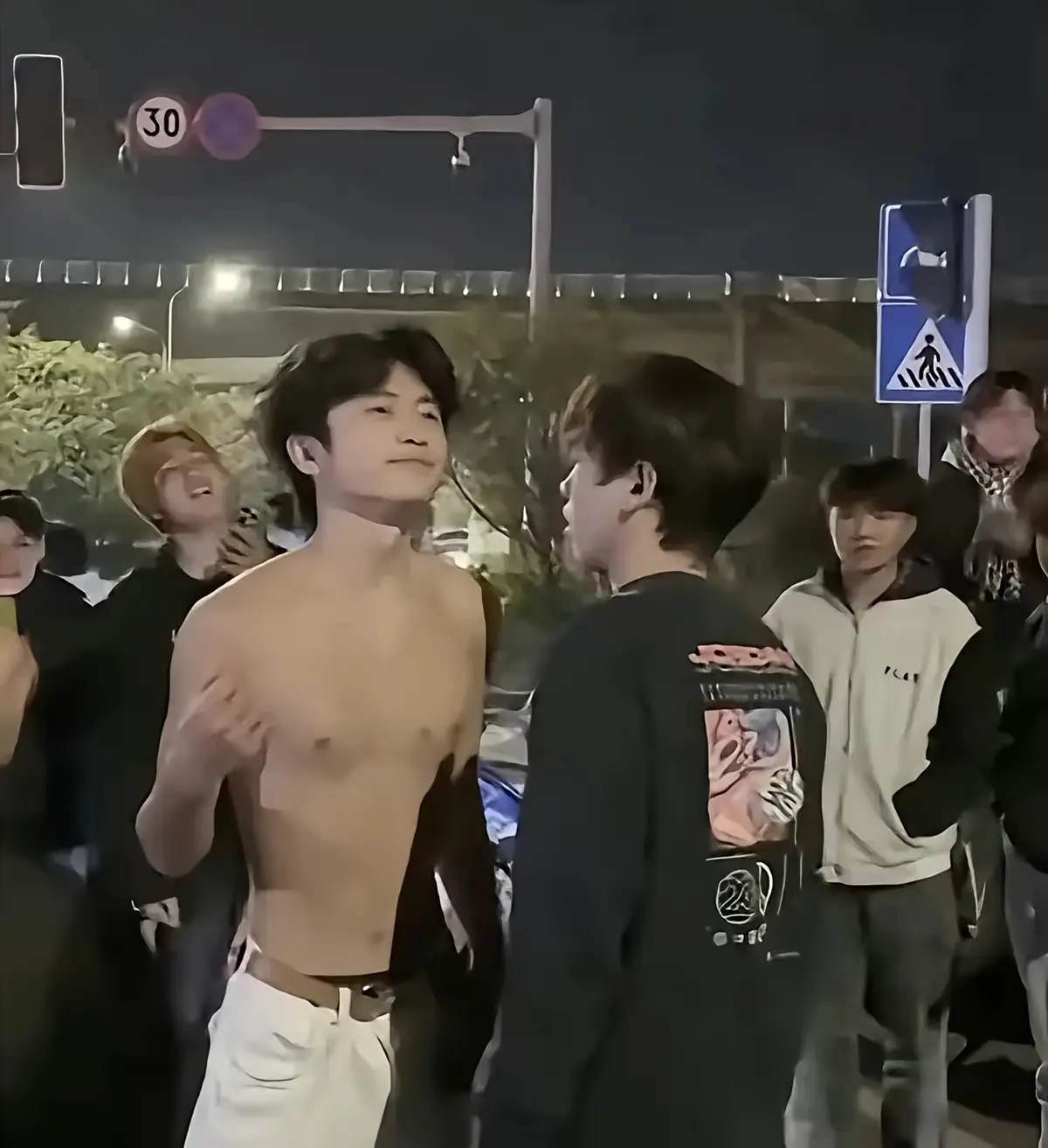 《广西拳王》1v4完整版 - 现场live高清播放 - 无广告免费资源在线看