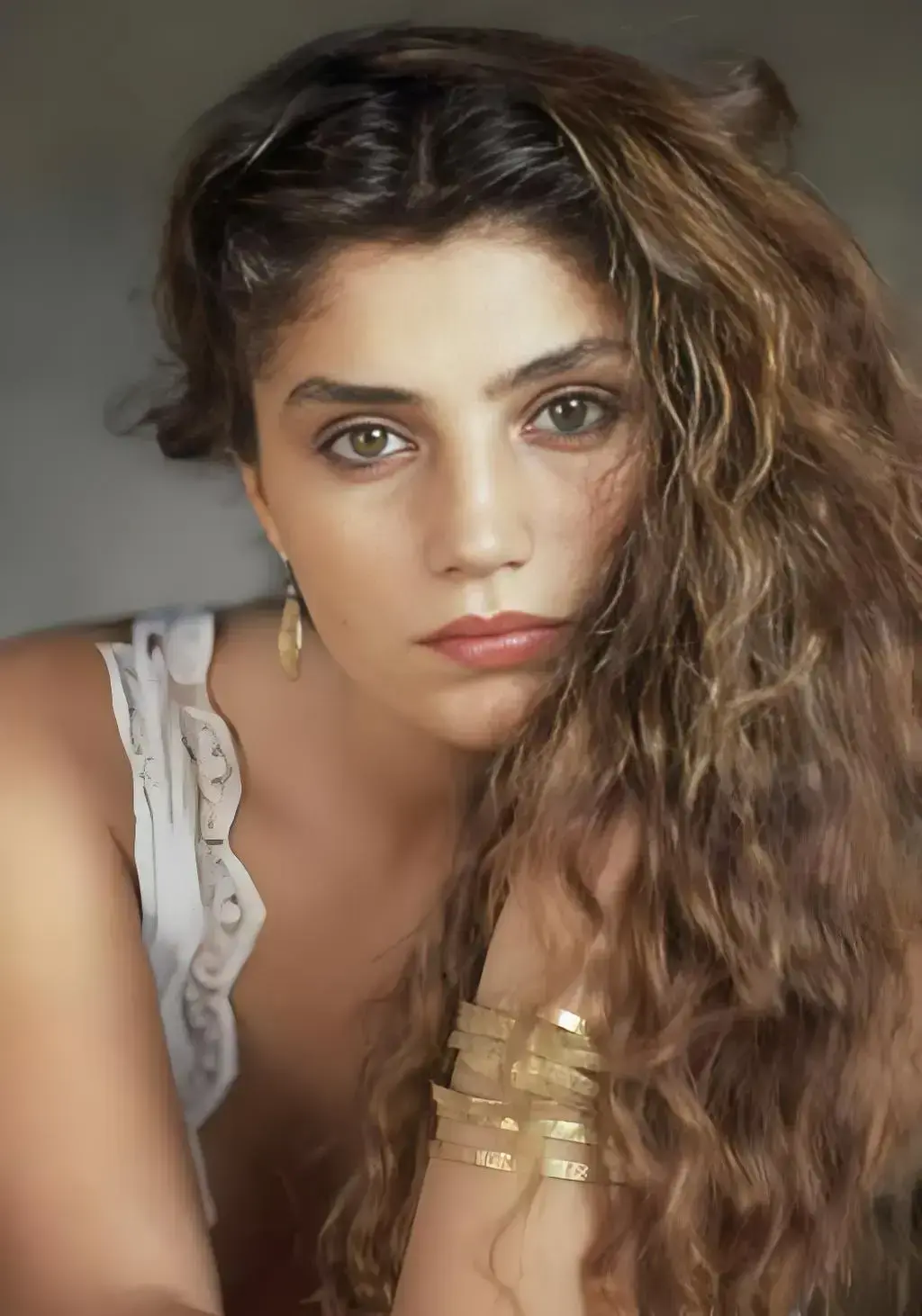 《美少女莫娜》高清全集未删减版 - 免费在线看中文版资源 - 无广告HD超清修复完整版网盘观看