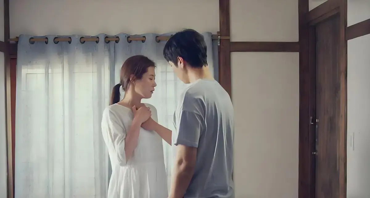 韩国经典《出轨》情欲电影全网盘资源！出轨高清未删减版免费在线观看，HD画质无广告，中文字幕完整版