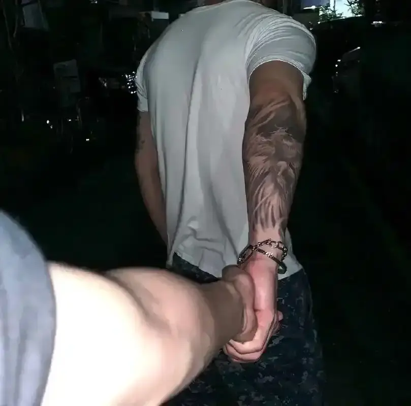 花臂凉太×花臂老师：花臂夫妇全集 - 1080P高清无删减 - 免费在线观看花臂夫妇完整版