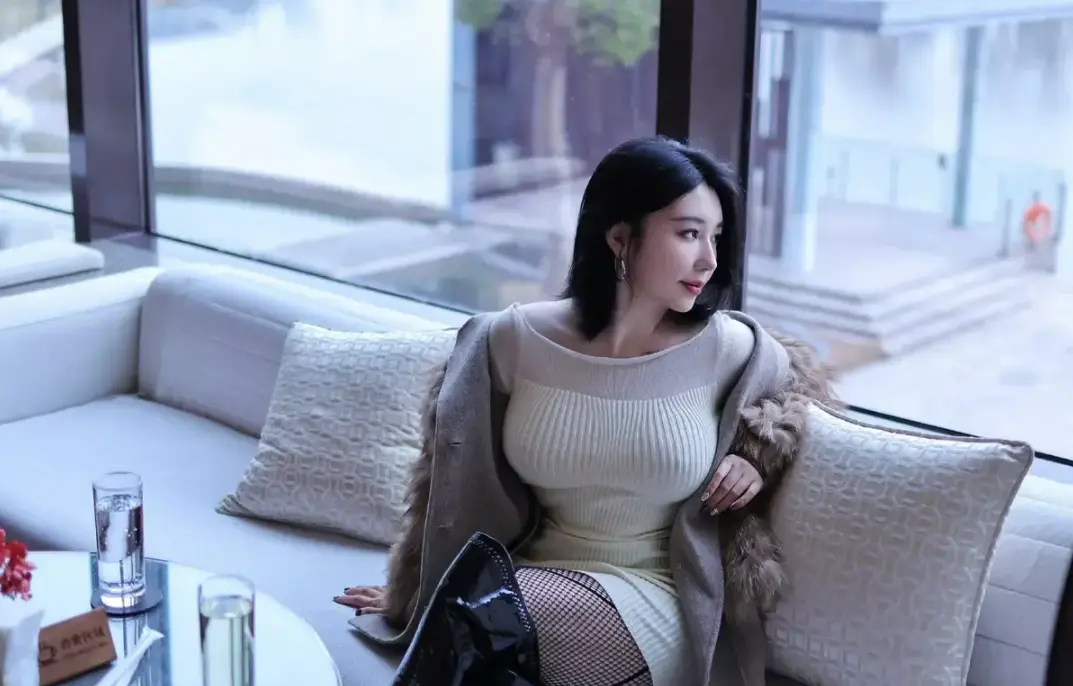 教母三人行Eliy短剧未删减完整版在线观看-教母godmom三部曲蓝光典藏全集原版正片-4K高清免费看