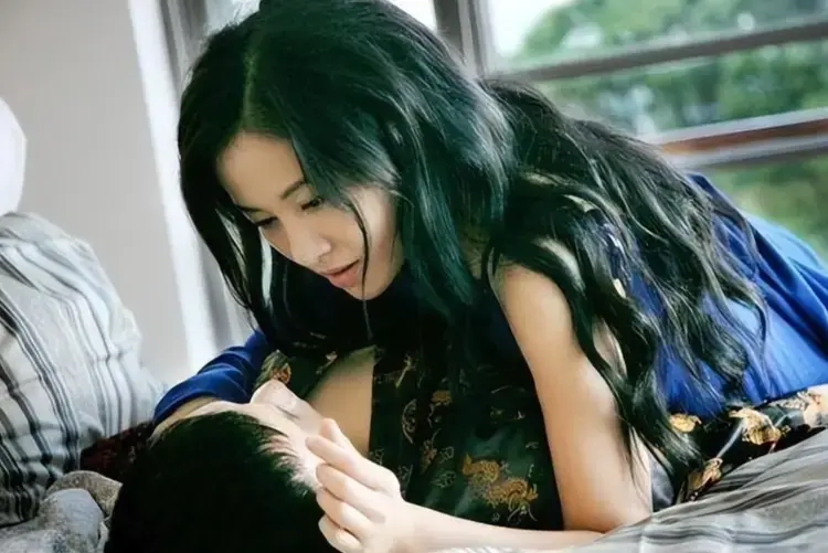 韩国电影《嫂嫂情事》未删减版免费观看-《嫂嫂情事》1080P高清完整版在线播放-无广告高清资源