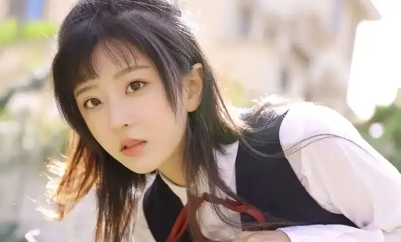 美国电影《美丽小蜜桃》未删减完整版高清免费看-《美丽小蜜桃》1080P无广告在线观看