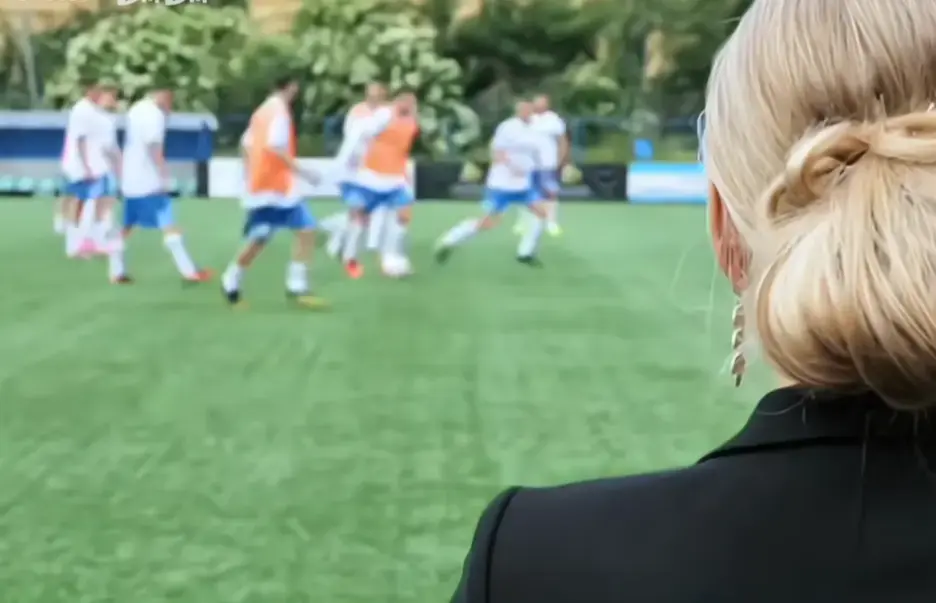 《足球队的女老板们》HD无删减免费播放-法国电影Footballers‘Moms全集